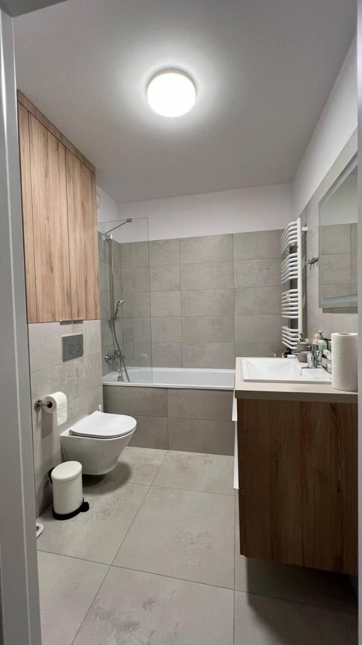Chopin Airport Apartments Варшава Екстериор снимка