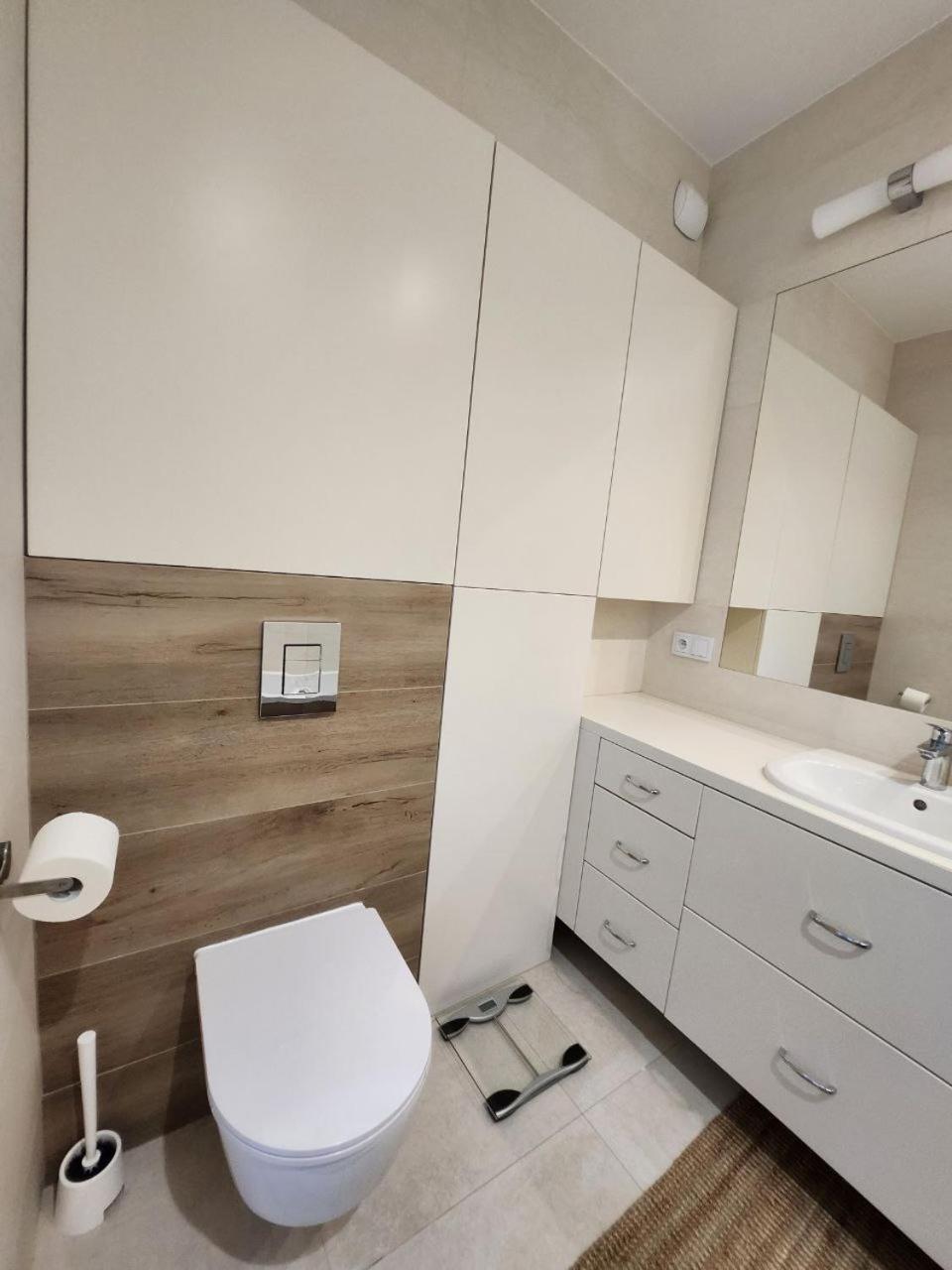 Chopin Airport Apartments Варшава Екстериор снимка