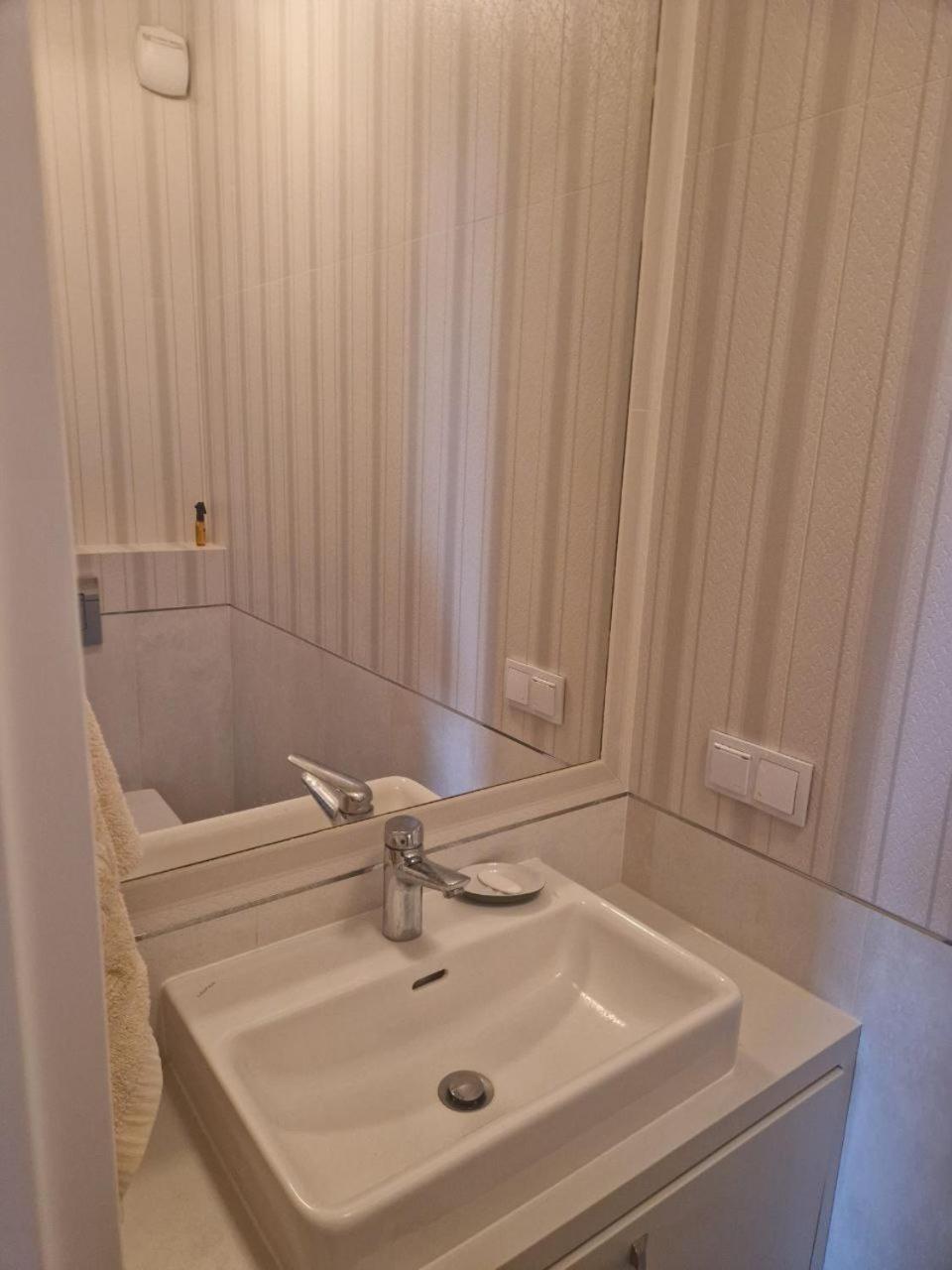 Chopin Airport Apartments Варшава Екстериор снимка